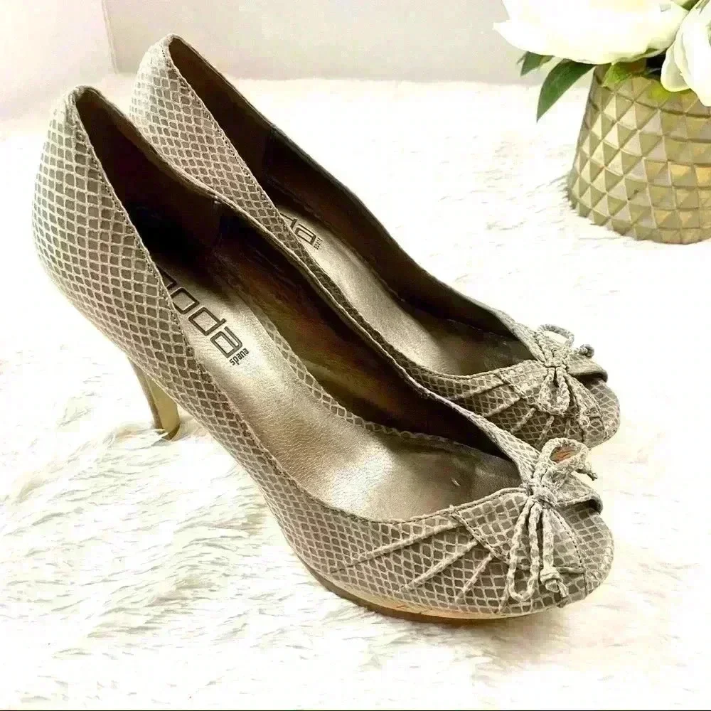 Moda Gray Snakeskin Peep Toe Gold Lined Platform Wooden Heels Size 9M‎